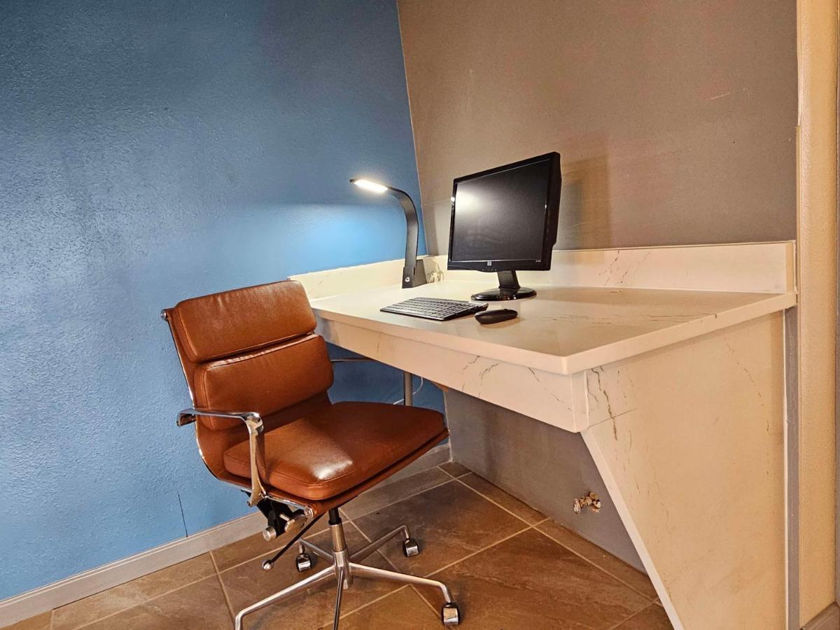 Surestay Studio By Best Western Victoria Exterior foto